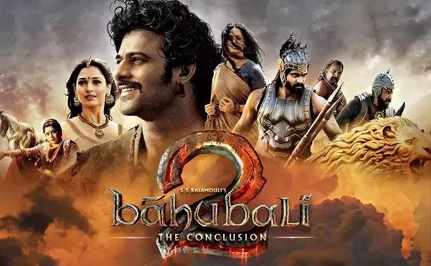 Bahubali 2: बाहुबली 2 ने बाहुबली 1 से ज्यादा कमाई की थी। बाहुबली के सीक्वल के लिए लोगों में काफी बेताबी देखने को मिली थी।  (Photo: Screen Grab)
