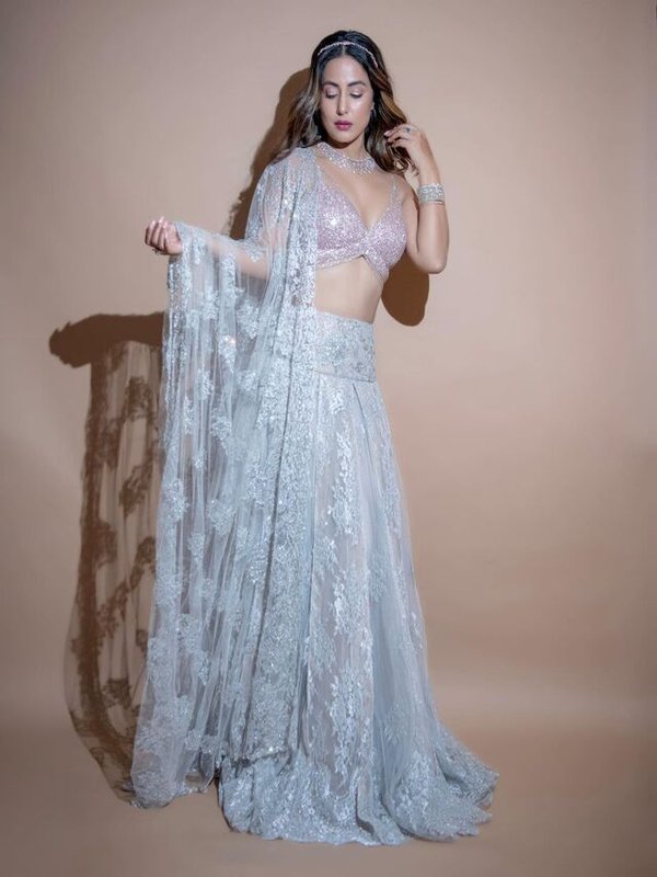 HINA KHA IN SHIMMER LEHENGA LOOK