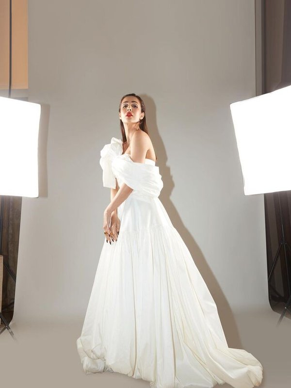 MALAIKA ARORA IN WHITE GOWN LOOK