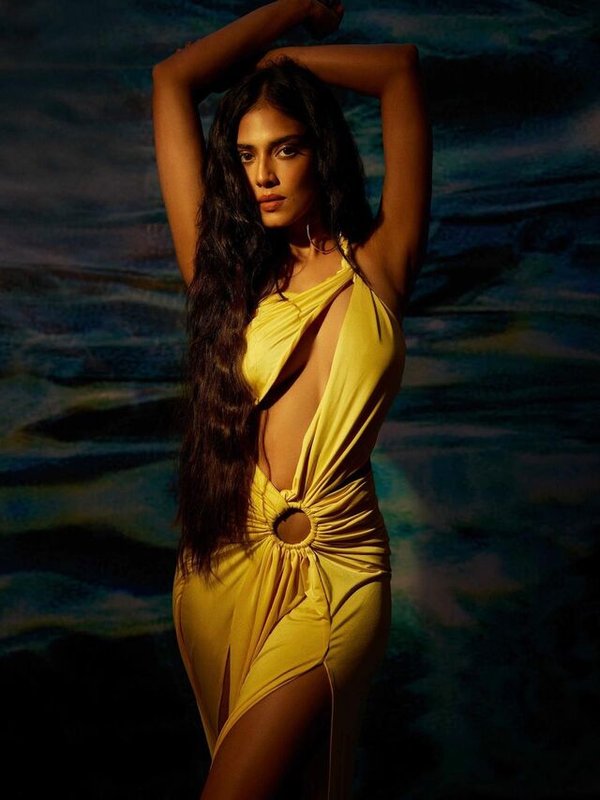 MALVIKA MOHANAN BOLD AVATAR