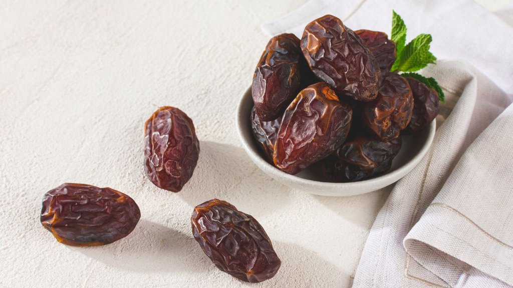 Dates And Milk Benefits, Benefits Dates Soaked In Milk, Dates Soaked In Milk,