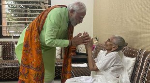Narendra Modi II Heeraben II Gujarat