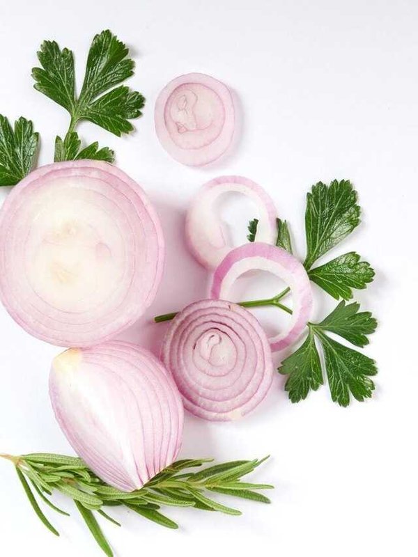 ONION JUICE AND HONEY FOR SKIN