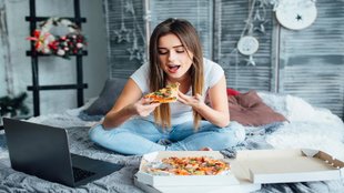 how to avoid overeating, tips to avoid overeating,