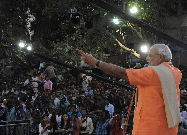 2012 में गुजरात विधानसभा चुनाव के बाद लोगों को संबोधिक करते तत्कालीन मुख्यमंत्री नरेंद्र मोदी। (Photo: PTI)