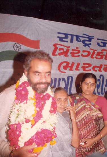 Narendra modi and heeraben in Ahmedabad