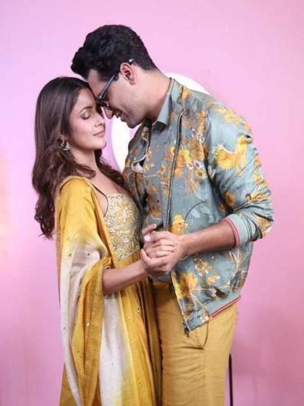 SHEHNAZ GILL AND VICKY KAUSHAL ROMANCE IN THE AIR