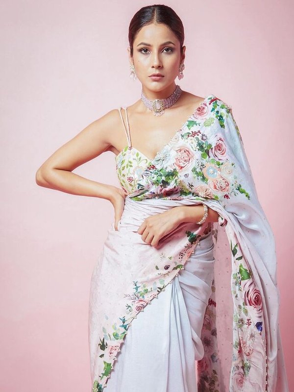 SHEHNAZ GILL IN FLORAL SAREE LOOK