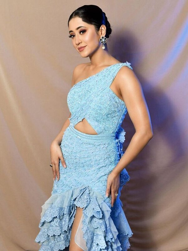 SHIVANGI JOSHI IN SKY BLUE GOWN