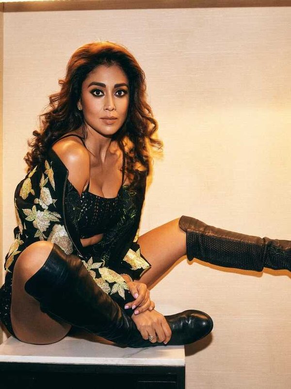 SHRIYA SARAN IN HOT AVATAR