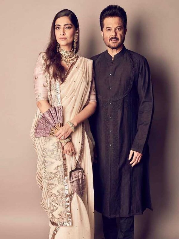 SONAM KAPOOR WISHES HAPPY BIRTHDAY TO ANIL KAPOOR