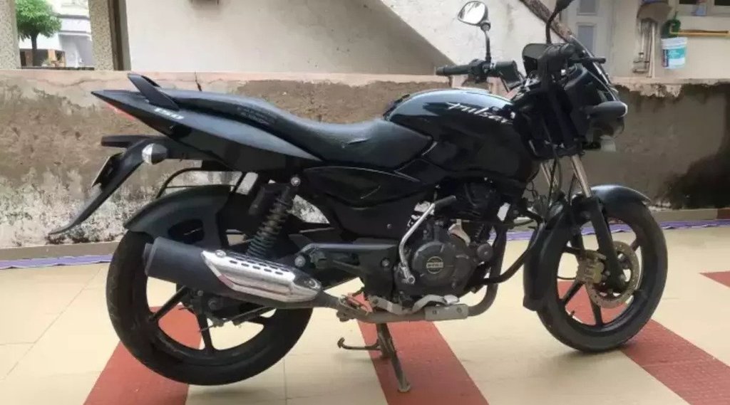Second Hand Bajaj Pulsar 150 in 15 thousand with finance plan read details of sports bike and offers