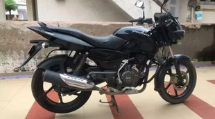 Second Hand Bajaj Pulsar 150 in 15 thousand with finance plan read details of sports bike and offers