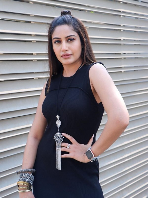 Surbhi stuns