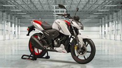 TVS Apache RTR 160 4V Special Edition स्पोर्ट्स बाइक 15 की डाउन पेमेंट पर हो सकती है आपकी, ये रहा आसान प्लान