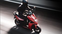 Top 3 Long Range Electric Scooters: हाइटेक फीचर्स के साथ 236 km तक की रेंज का दावा करते हैं ये टॉप 3 इलेक्ट्रिक स्कूटर