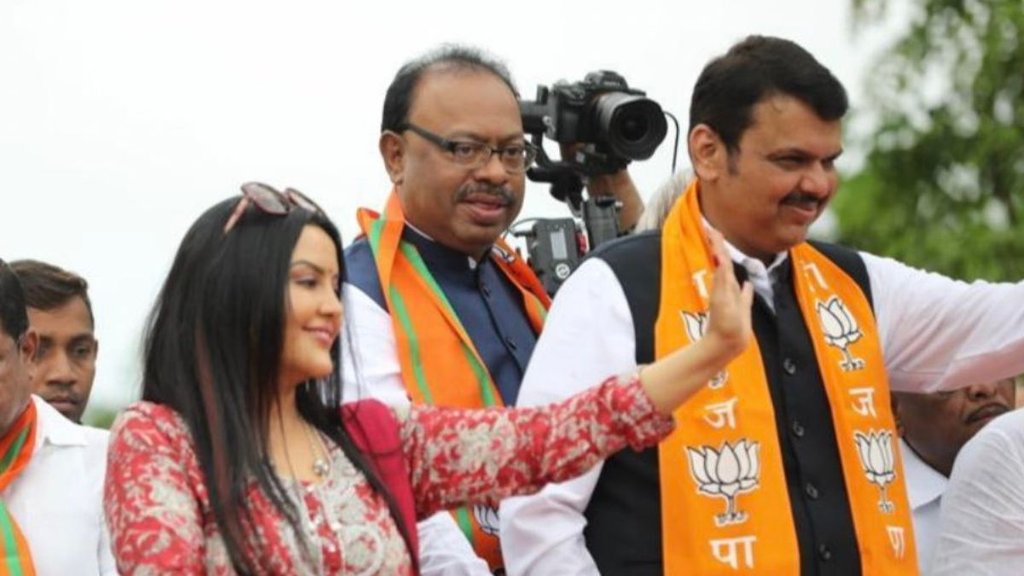 अमृता फडणवीस (Amruta Fadnavis) का एक वीडियो सोशल मीडिया पर वायरल हो रहा है। (फोटो : TwitterAmruta Fadnavis)
