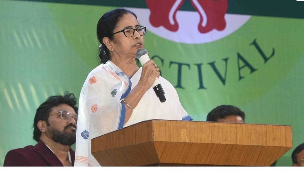 पश्चिम बंगाल (West Bengal) की मुख्यमंत्री ममता बनर्जी (फोटो : इंडियन एक्सप्रेस)