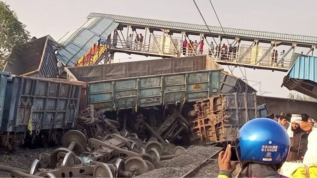 लगातार बढ़ रही है मालगाड़ियों के पटरी से उतरने की घटनाएं (ExpressFile Photo)
