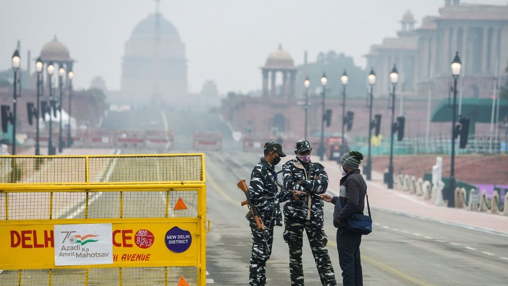 महिलाओं की सुरक्षा सुनिश्चित करने के लिए भारी भीड़ वाले क्षेत्रों में महिला पुलिसकर्मियों को तैनात किया जाएगा। (Photo : ANI)