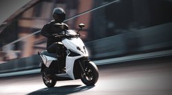 Upcoming Electric Two Wheelers: Suzuki से लेकर Simple One तक, ये इलेक्ट्रिक स्कूटर और बाइक जल्द होंगे लॉन्च