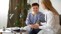 Blood Pressure Control: नीचे वाला ब्लड प्रेशर कितना होना चाहिए? एक्सपर्ट से जानिये कब चिंता करने की जरूरत