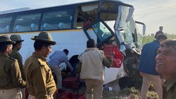 Bharat Jodo Yatra से लौट रहे कांग्रेस कार्यकर्ताओं की बस हादसे का शिकार, 2 की मौत, 10 घायल