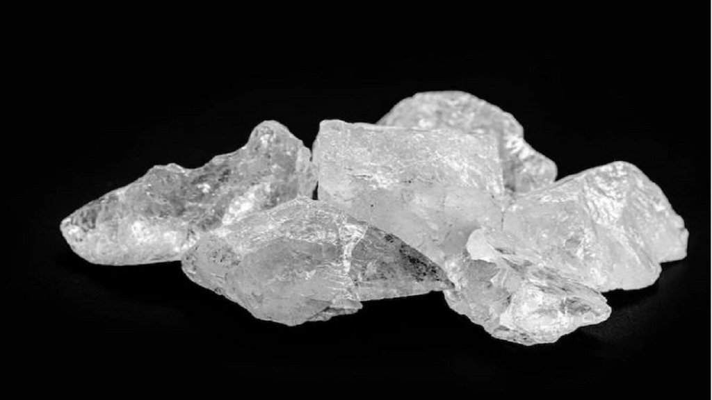 fitkari ke upay, fitkari ke fayde, alum remedy, alum remedy Vastu Tips