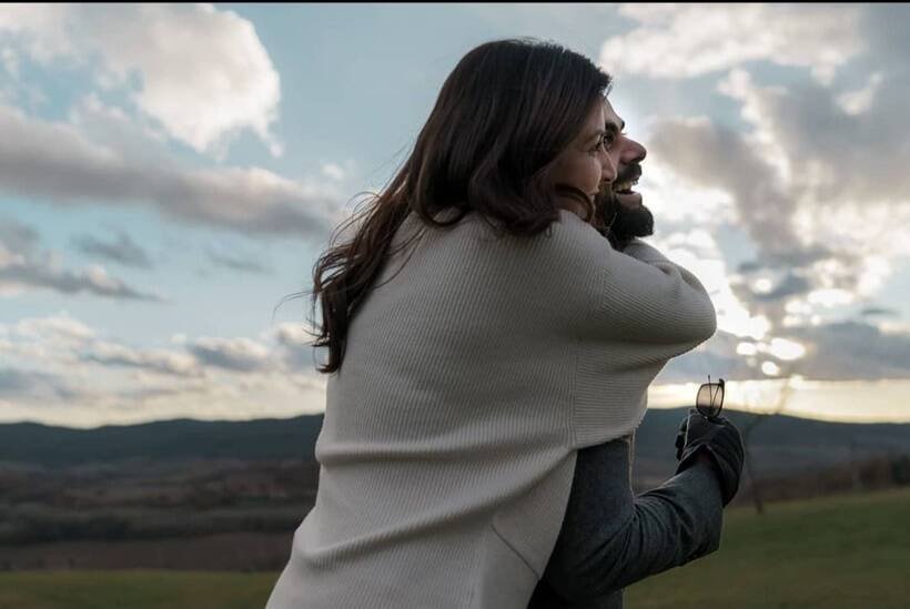 Anushka hugs Virat