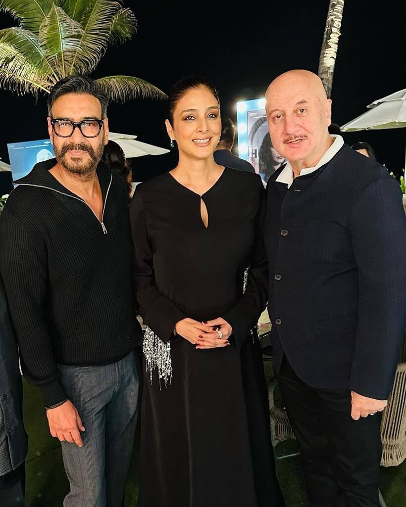 पार्टी में अनुपम खेर की सरप्राइज एंट्री हुई। (Photo: Anupam Kher/Instagram)