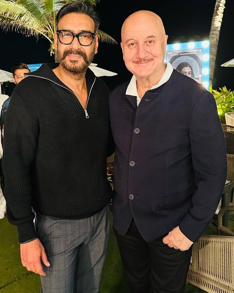 अनुपम खेर ने पार्टी की फोटोज शेयर करते हुए लिखा - Drishyam2 को कामयाबी की ऊंचाई तक पहुंचने की बहुत बहुत बधाई और शुभकामनाएं। मैं उनकी ख़ुशी में शामिल हुआ। (Photo: Anupam Kher/Instagram)