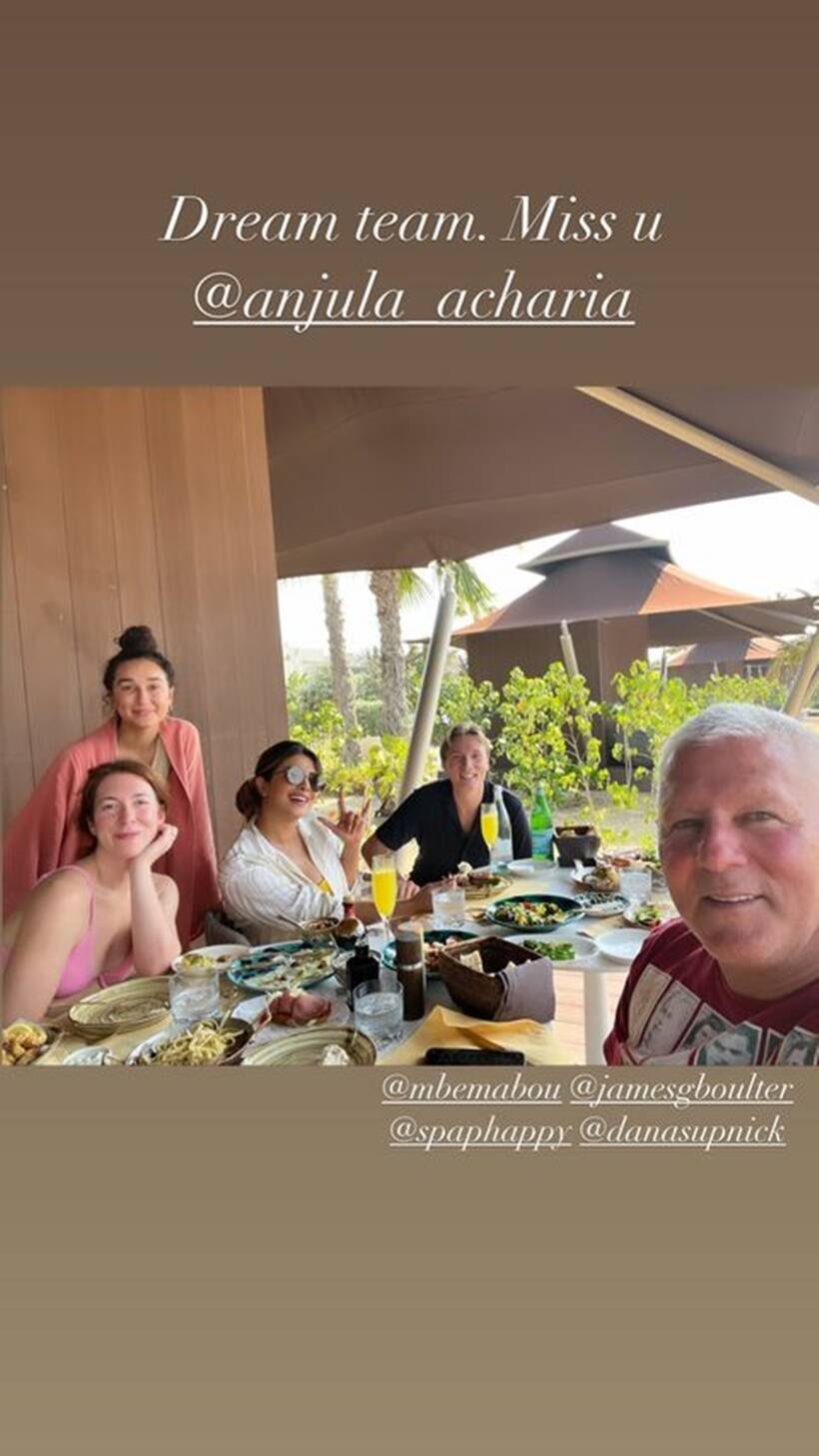 प्रियंका चोपड़ा ने अपनी 'ड्रीम टीम' के साथ खूब मस्ती की। (Photo: Priyanka Chopra/Instagram)