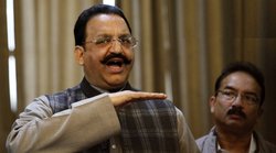 गैंगस्टर मुख्तार अंसारी की पत्नी आफशां को बेची थी गलत तरीके से वक्फ की जमीन, निरीक्षक पर गिरी गाज, सस्पेंड