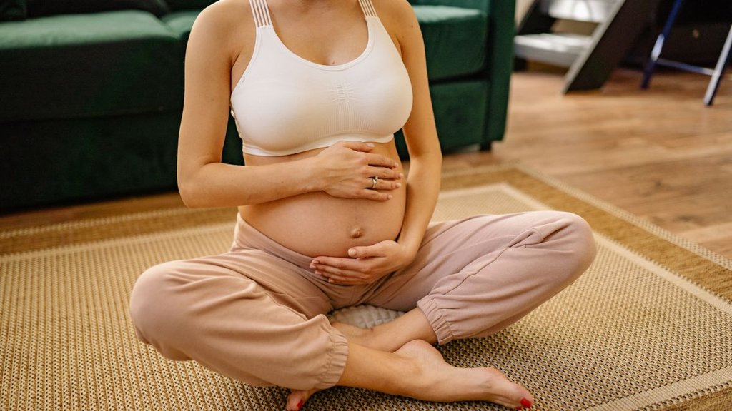 Pregnancy, Pregnancy tips, Pregnancy sitting tips