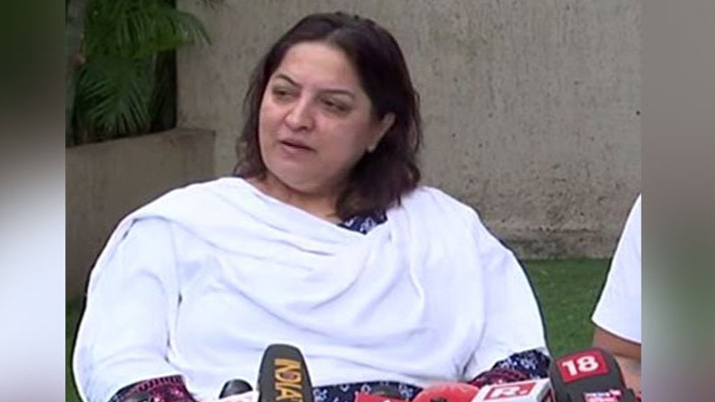 Tunisha Sharma Case, Tunisha Sharma mother