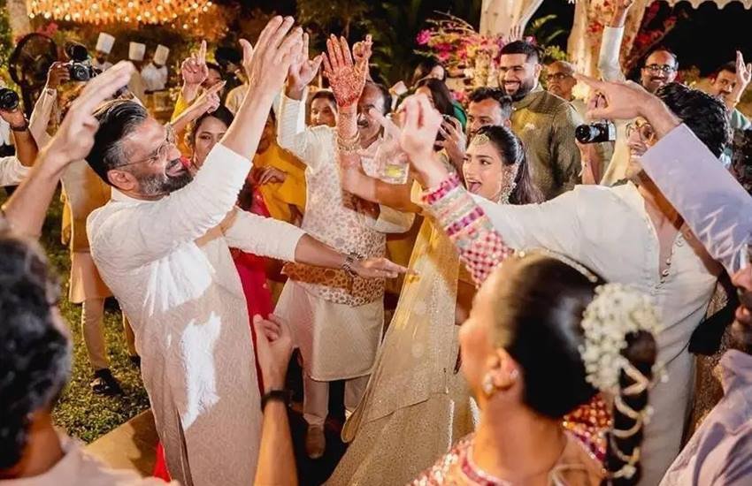 Athiya Shetty-KL Rahul: बेटी की शादी में जमकर झूमे सुनील शेट्टी, दूल्हा-दुल्हन भी दिल खोलकर नाचे