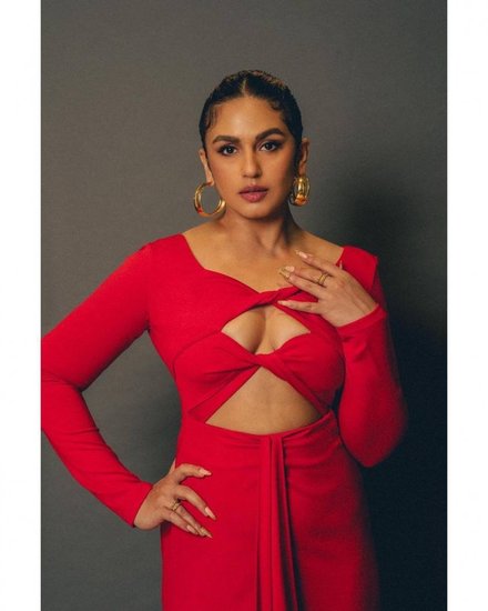 huma qureshi in red dress