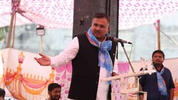 कांग्रेस नेता से लाइव शो में छात्रा ने पूछा – यह भारत जोड़ो यात्रा है या मोदी तोड़ो यात्रा है? अलोक शर्मा ने बीजेपी पर कटाक्ष कर दिया जवाब