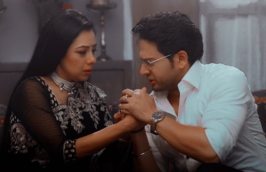 Anuj Kapadia aka Gaurav Khanna: अनुपमा (Anupama) छोटे पर्दे का चर्चित टीवी सीरियल है। रूपाली गांगुली (Rupali Ganguly) इस शो में लीड रोल प्ले करती हैं। शो में एक्टर गौरव खन्ना (Gaurav Khanna) अनुज कपाड़िया नाम के महत्वपूर्ण किरदार निभा रहे हैं। शो में दोनों को बतौर कपल दिखाया जा रहा है। वैसे रियल लाइफ में भी गौरव खन्ना (Gaurav Khanna Wife) मैरिड हैं। आइए जानते हैं कौन हैं अनुपमा के अनुज  का रियल लाइफ पार्टनर (Photo: Screen Grab):