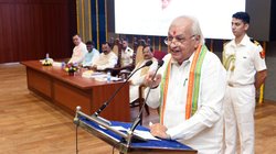 ‘जो भारत में पैदा हुआ, यहां का खाया-पीया वो सभी हिंदू’- बोले आरिफ मोहम्मद खान तो लोग करने लगे ऐसे कमेंट