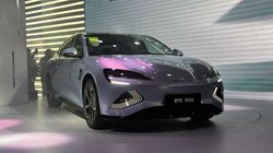 Auto Expo 2023 पेश हुई BYD Seal जो 3.8 सेकंड में पकड़ लेती है 100 km की स्पीड, सिंगल चार्ज में देगी 700 km की रेंज