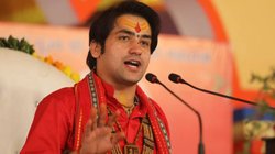 Bageshwar Dham: पटना में धीरेंद्र शास्त्री की कथा में बिगड़ी कई लोगों की तबीयत, आज होने वाला दिव्य दरबार कैंसिल