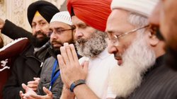 लाल पगड़ी पहन गुरुद्वारा पहुंचे राहुल गांधी, सोशल मीडिया पर यूजर्स करने लगे ऐसे कमेंट