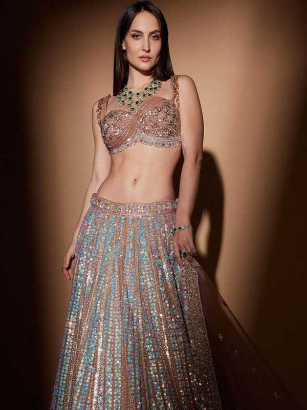 ELLI AVRRAM IN LEHENGA LOOK