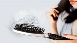 Hair Care:रोजाना कितने बाल झड़ना नॉर्मल माना जाता है? एक्सपर्ट से जानिए किन विटामिन की कमी से होता है हेयर लॉस