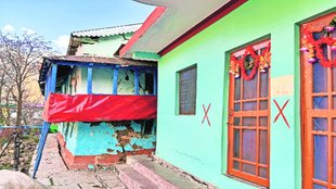 House crack Uttrakhand