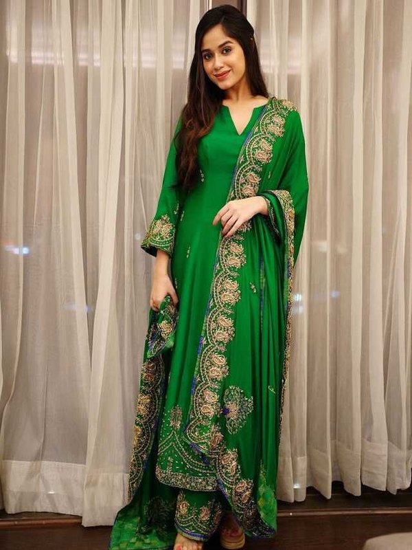 JANNAT ZUBAIR IN GREEN HEAVY SUIT LOOK
