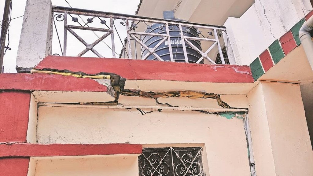 Joshimath, Karnprayag, Cracks in House, Uttrakhand News,