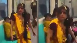 Metro Viral Video: दिल्ली मेट्रो में ‘मंजुलिका’ बन सबको डराने लगी लड़की, लोग बोले- रील बनाने वाले हो गए हैं पागल