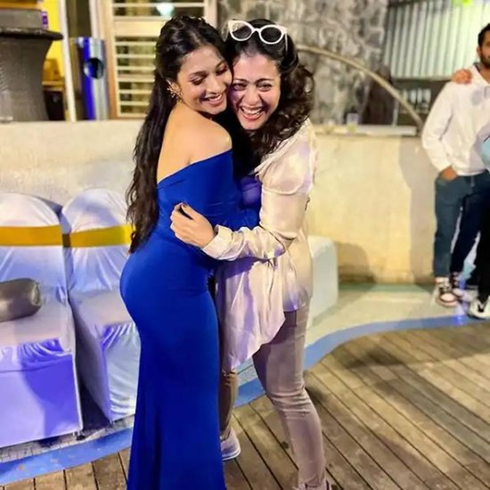 Kajol with Sister Tanisha in Dubai